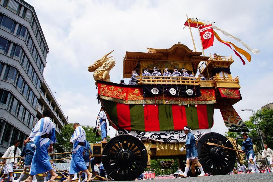 祇園祭2026へのアクセス完全ガイド — 大阪からの行き方・駅別混雑・帰りの攻略法
