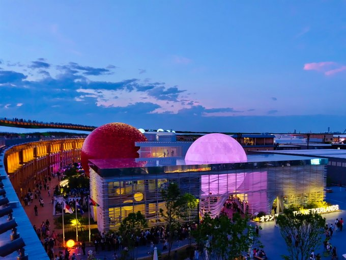 パビリオンの夜景